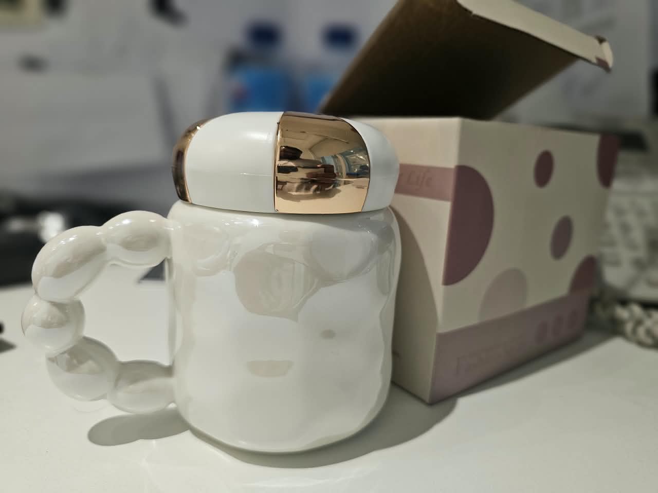 Pearl Handle Mug